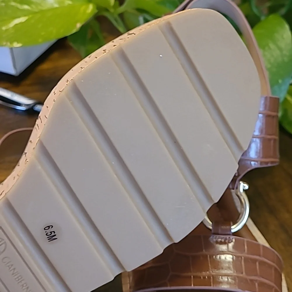 Giani Bernini Harperr snake print cork wedge